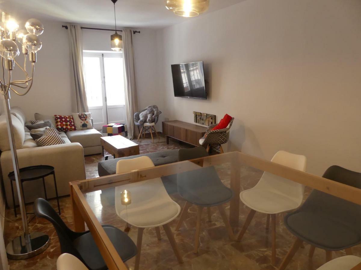 Gatu Premium Villa Aramburu, " Preferente Mayores De 25 Anos Y Familias " El Puerto de Santa María Exteriör bild