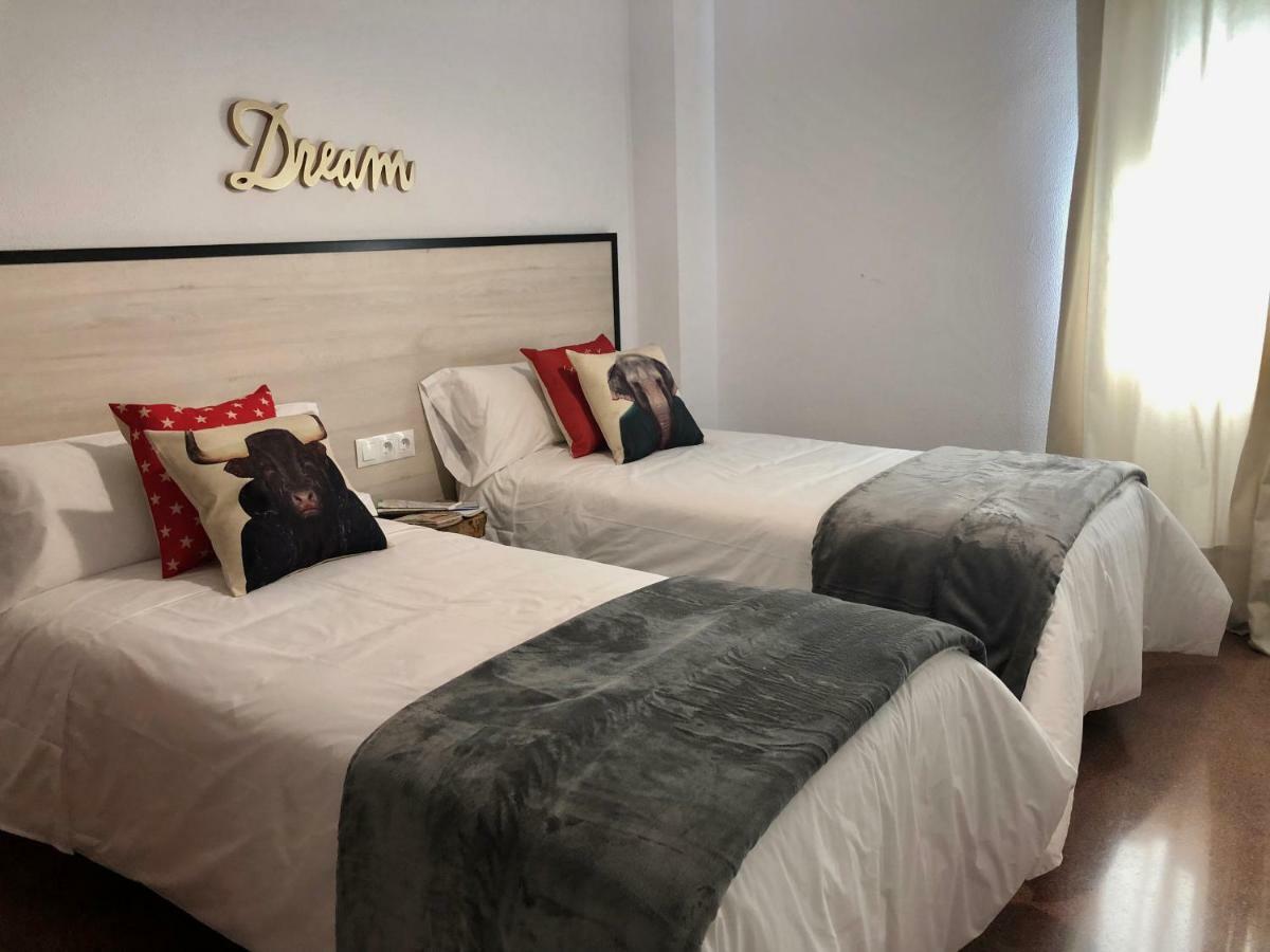 Gatu Premium Villa Aramburu, " Preferente Mayores De 25 Anos Y Familias " El Puerto de Santa María Exteriör bild