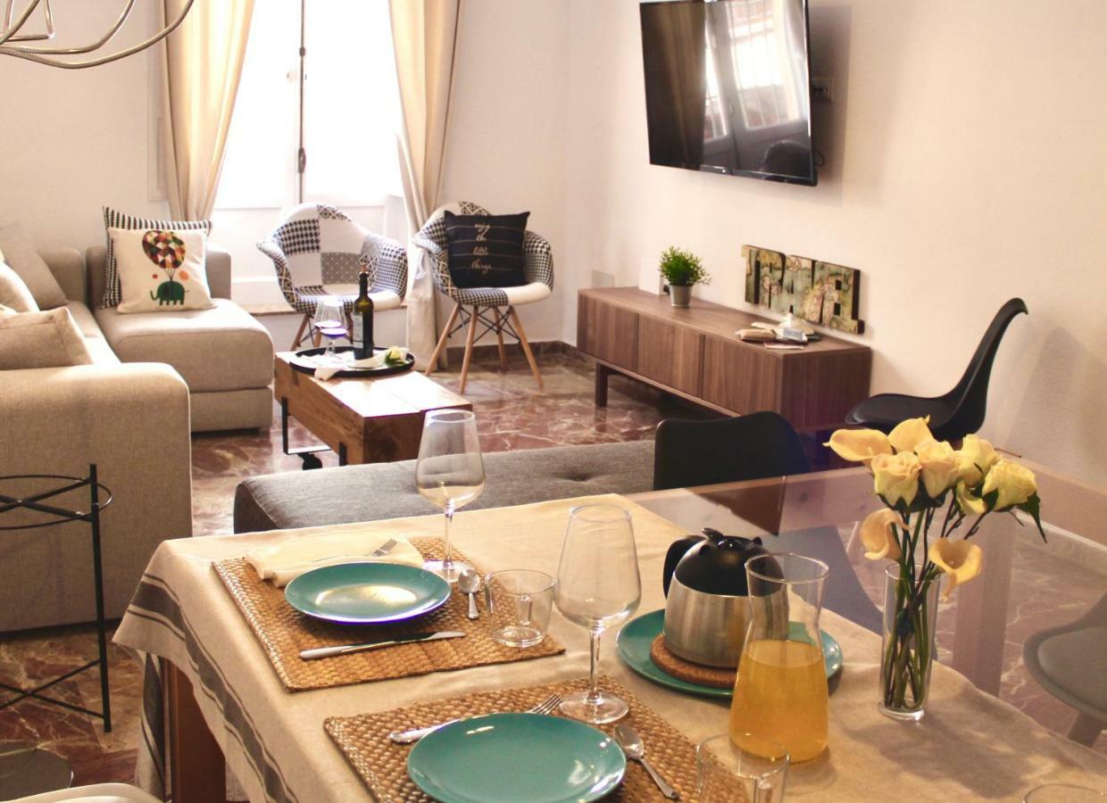Gatu Premium Villa Aramburu, " Preferente Mayores De 25 Anos Y Familias " El Puerto de Santa María Exteriör bild